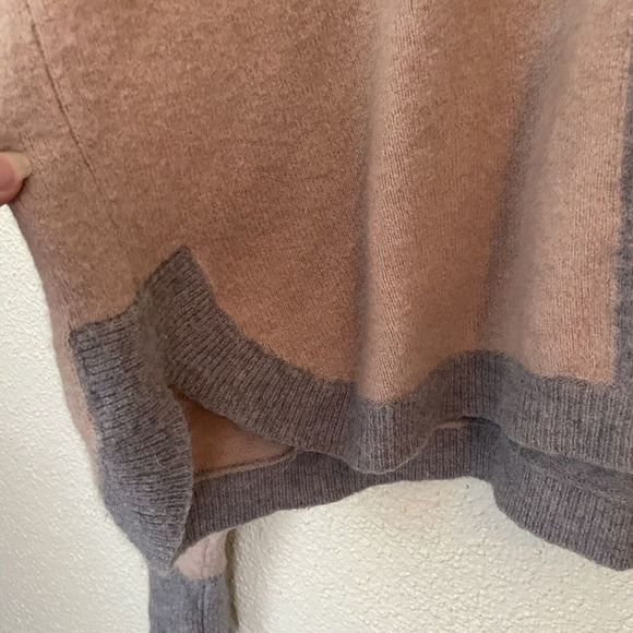 Madewell Small Westlake Colorblock Pullover Sweater in Coziest Yarn, Tan & Gray - Picture 3 of 6